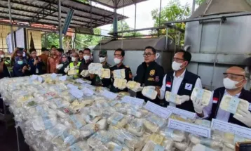 Bea Cukai Indonesia Musnahkan Ribuan Box ‘Milk Bun’ dari Thailand