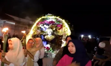 Tradisi Ramadan: Pengantin Bangunkan Sahur di Indragiri Hilir Riau