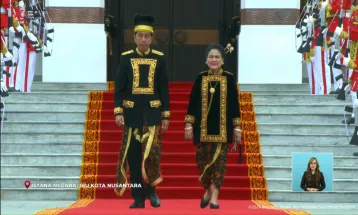 President Joko Widodo Wears Kutai Kartanegara Traditional Attire in 79th Indonesian Independence Day Ceremony