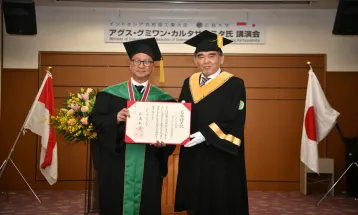 Menperin Agus Gumiwang Raih Gelar Doktor Kehormatan dari Hiroshima University