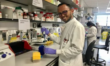 Indonesian Student Wins Patent for Non-animal (Xeno-Free) Stem Cell Research in UK