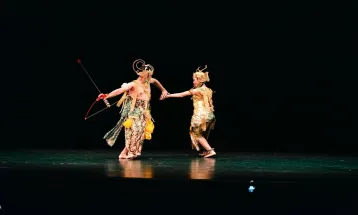 Ramayana Theatrical Music Performance of Pura Pakualaman Yogyakarta Wows the Dutch