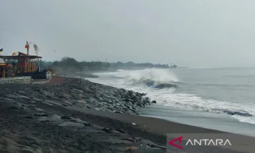 BBMKG Terbitkan Peringatan Dini Gelombang Empat Meter di Perairan Bali