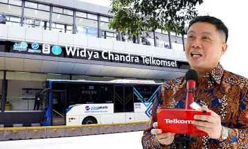 Telkomsel, TransJakarta Collaborate to Name Bus Stop Widya Chandra Telkomsel