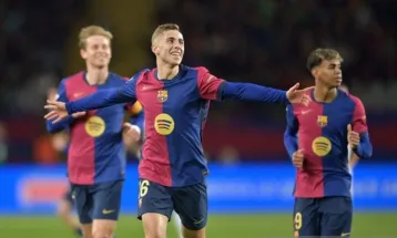 Barcelona Celebrate 7-1 Win Over Valencia at Camp Nou