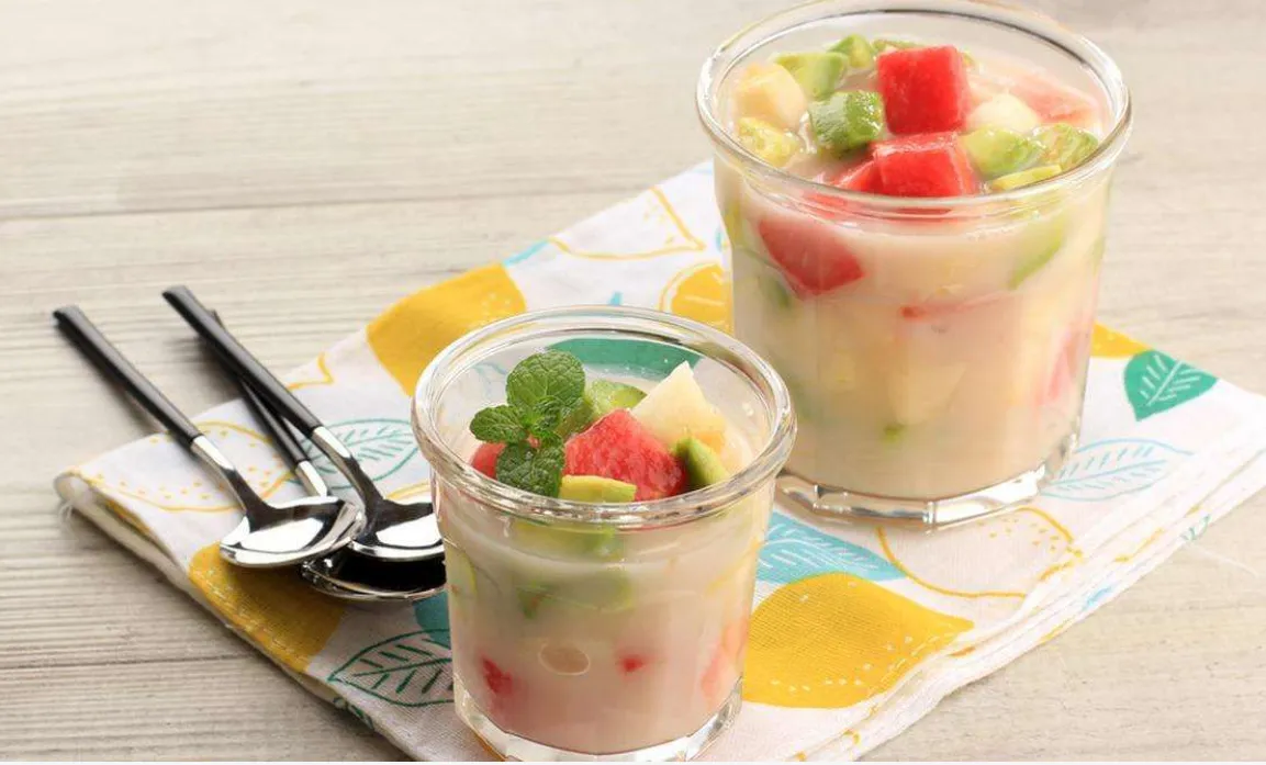 Refreshing Yakult Fruit Ice, a Simple and Delicious Iftar Treat!